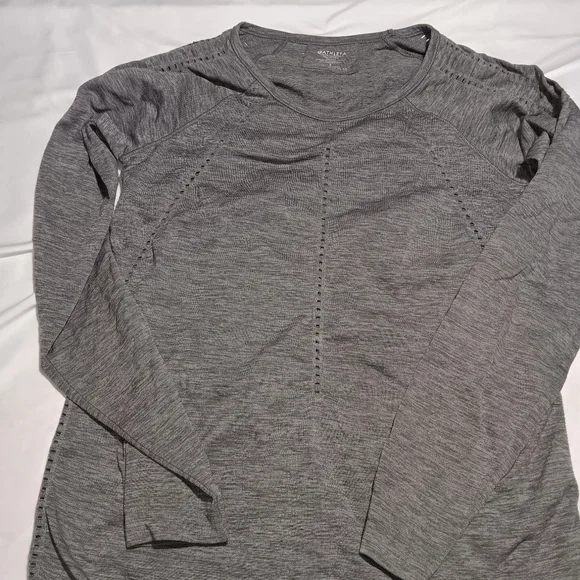 Womens used athleta long sleeve shirt  size small in great condition - Picture 4 of 5